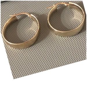 14KT Yellow Gold Round Hoop Earrings